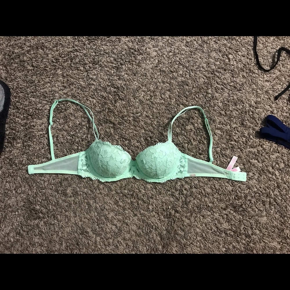 Green lace Bra 32C